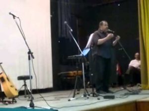 “Introduzione di Walter Muto dello spettacolo “”Il cantastoria da Lucy a Caligola”””