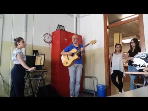 Quel mazzolin di fiori in classe uno degli ultimi giorni di scuola